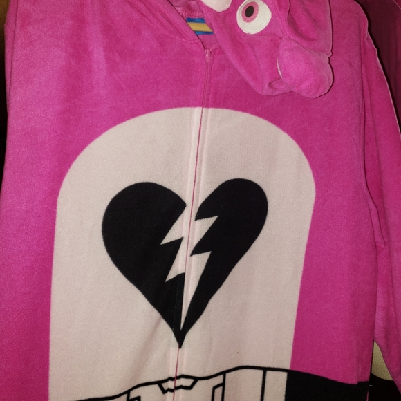 Fortnite onsie - Picture 3 of 3